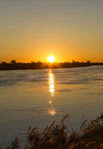 河上的黎明