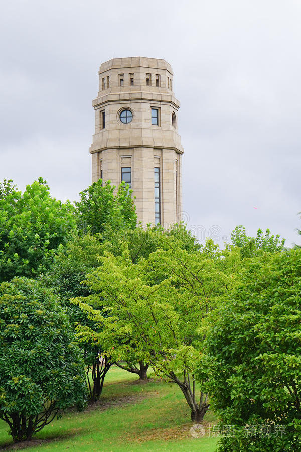 的门韩国首尔市石头街上的绿色植物台湾台中公园博物馆复旦大学法学院