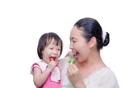 女孩 食物 可爱的 孩子们 蔬菜 素食主义者 妈妈 营养