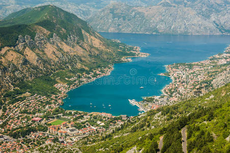 城市 风景 欧洲 黑山 海岸 美丽的 高的 波卡 巡航 亚得里亚海