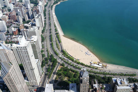 空中芝加哥景观，建筑，海滩和密歇根湖