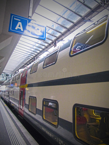 旅行 地铁 平台 铁路 运输 甲板 轨道 火车