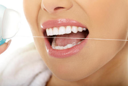 微笑 牙线 卫生 龋病 治疗 医疗保健 成人 化妆品 牙齿