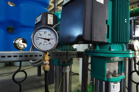 电接点压力表图片-电接点压力表素材-电接点压力表插画-摄图新视界