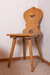 木材 咕哝 家具 扶手椅 房间 瑞士 年代 地毯 古老的