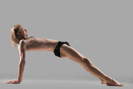 哈塔 男人 腹部 木板 活动 体位 适合 有氧运动 姿势