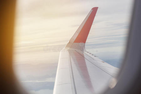 飞机 客机 天线 旅行 玻璃 航空 气氛 天空 地平线 空气