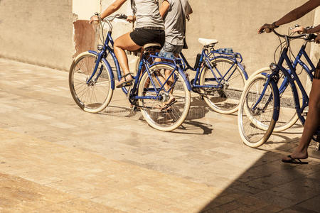 生活 游客 买方 白种人 街道 可爱的 古老的 夏天 自行车