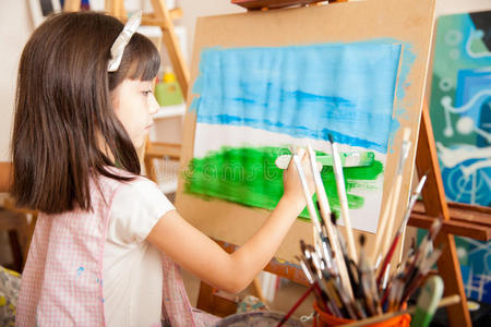 画笔 女孩 学生 幼儿园 学习 艺术家 公司 拉丁语 艺术