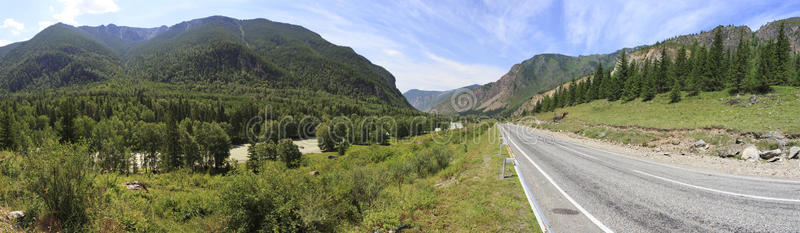 阿尔泰楚伊斯基特拉克的美丽全景