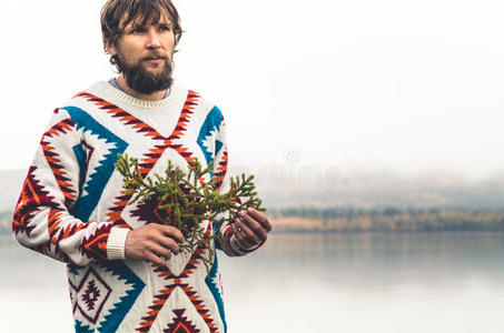 赶时髦的人 人类 秋天 男孩 闲暇 过滤器 服装 忧郁 冷杉