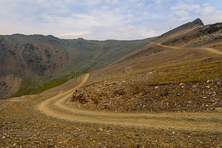 天线 草地 石头 斜坡 自然 岩石 薄雾 碎石 丘陵 旅游