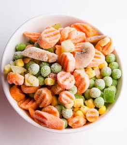 五颜六色的冷冻混合蔬菜照片