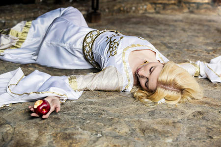 二次元美女死亡美丽的死亡照片