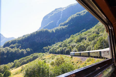 峡湾 米达尔 旅行 火焰 小山 挪威语 乘客 斯文 机车