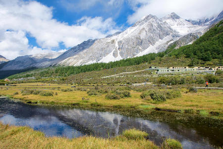 风景 秋天 稻城 山谷 中国人 天空 流动 高原 峡谷 瓷器