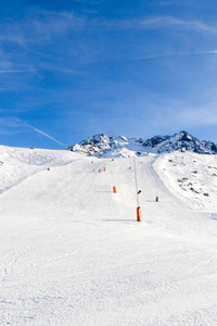 下坡滑雪，雪山