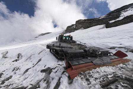 准备 滑雪 权力 阿尔卑斯山 场景 岩石 鼠笼 美容师 毛虫