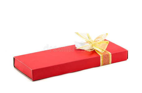 带金色丝带的红色礼品盒。