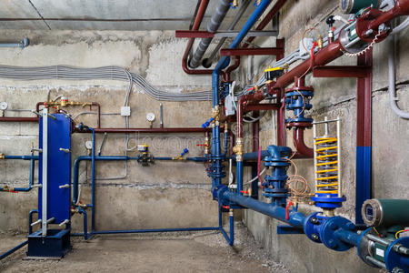 行业 管道 服务 机器 地下室 维修 房子 压力 管道工程