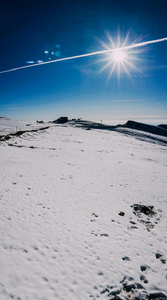 球体 小山 求助 滑雪 耀斑 阳光 天空 闪耀 山坡 冬天