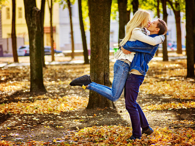 自然 约会 幸福 浪漫 快乐 男朋友 情人 落下 夫妇 公园