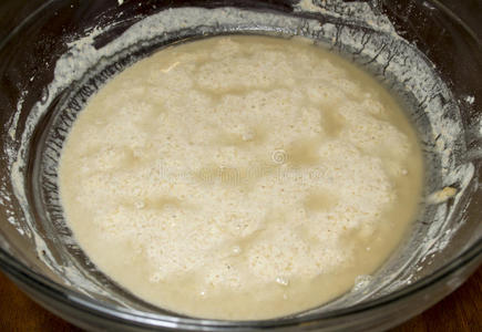 海绵 面粉 制作 面包 面团 酸面团 证明 酵母 自制 准备