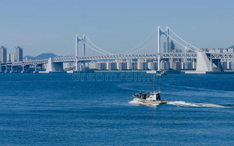 釜山市和韩国海因达的光湾大桥