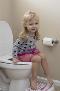 农村妇女小便图片