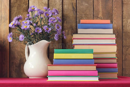 大罐 桌子 九月 花束 图书馆 教师 学习 植物区系 生活