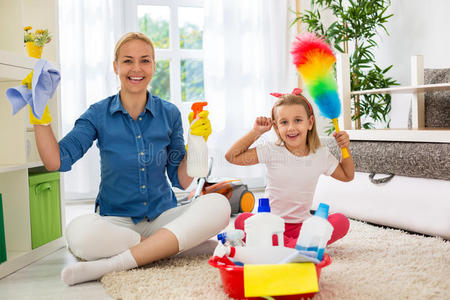 学习 拍打 家庭 地板 乐趣 拖把 打扫 卫生 房子 家务活