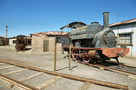 智利亨伯斯通废弃和生锈的蒸汽火车