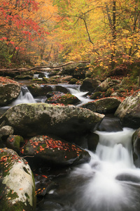 烟山瀑布溪