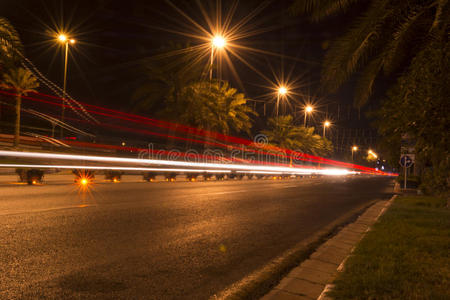 夜间红绿灯道