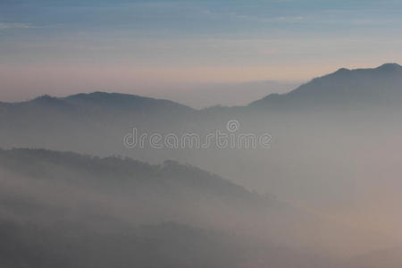 观光 范围 遥远的 公司 露营 远的 高峰 薄雾 内地 徒步旅行