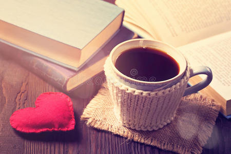 一杯咖啡和旧书