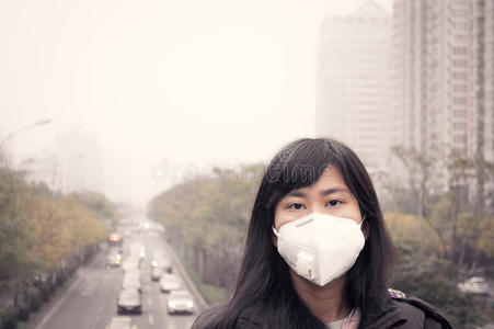 空气污染的女孩