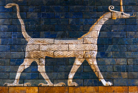 古老的浮雕在巴比伦的伊什塔托照片