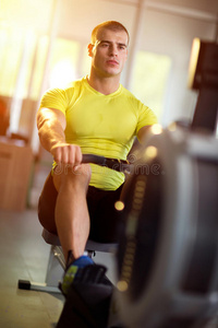 运动服 健康 健身房 适合 牵引 活动 运动型 白种人 闲暇