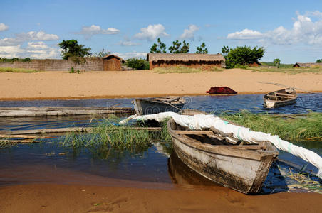 坦桑尼亚湖泊图片