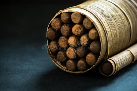 产品 雪茄 尼古丁 翻滚 朗姆酒 放松 习惯 高斯巴 哈瓦那