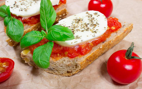 意大利语 食物 番茄 小吃 素食主义者 面包 樱桃 蔬菜