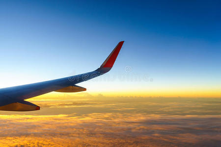 土地 机器 航班 飞机 天空 航空公司 航空 地平线 天际线