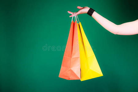 购买 零售业 消费主义 时间 女人 礼物 买方 购物 商店