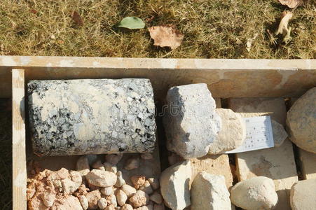 地质勘探;锡矿采用指已提到的人岩石样品.