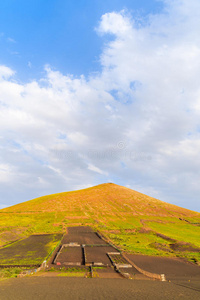 火山山景观中的农业田