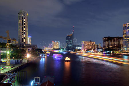 大都市 市中心 建筑 照亮 风景 摩天大楼 城市景观 天空