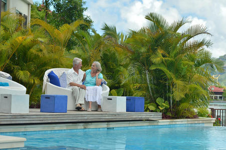 酒店 享受 白种人 老年人 放松 水塘 自然 年龄 古老的