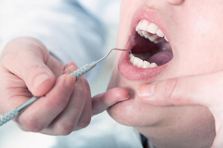 口腔患者图片-口腔患者素材-口腔患者插画-摄图新视界