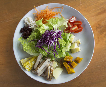 水果沙拉盘图片